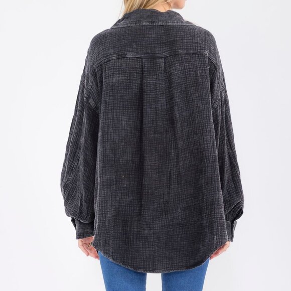 BiBi  Button Up Washed Shirt Shacket With Pockets in Ash Wash Black - Picture 2 of 8